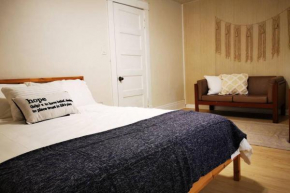 Zen style 3 bedrooms walking to the Falls USA, Niagara Falls